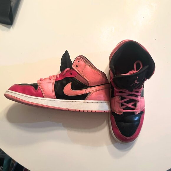 Custom Collectable Vintage Pink Nike Air Jordans - Picture 4 of 4